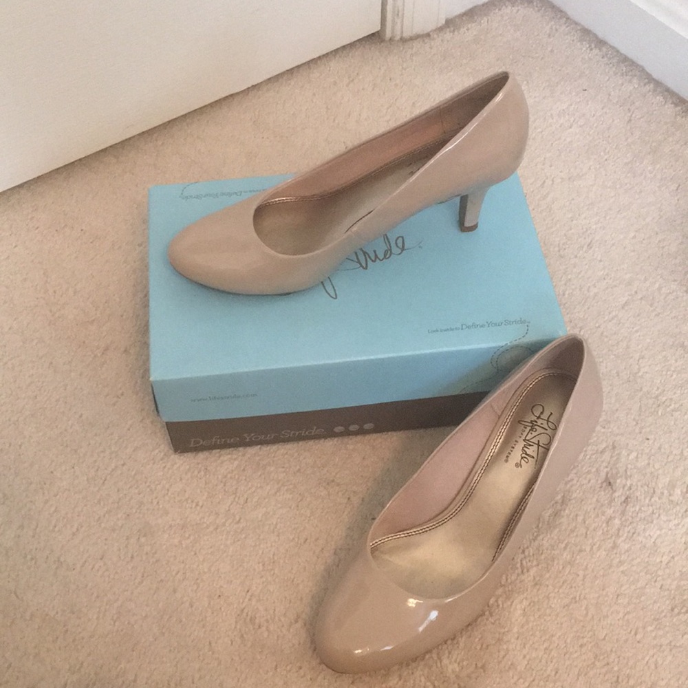 Nude Life Stride heels 👠 moving sale!
